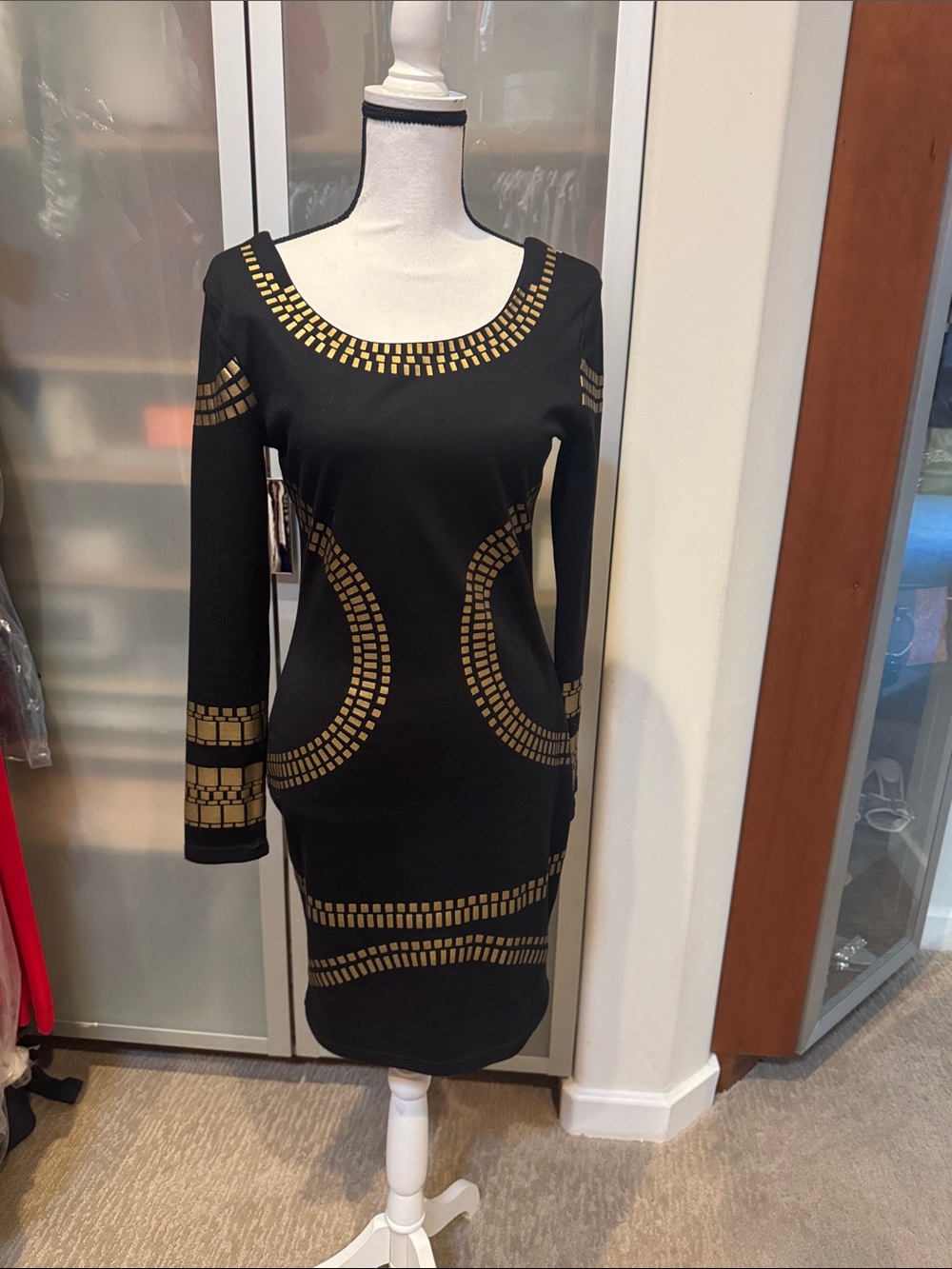 Black Long-Sleeve Bodycon Dress with Gold Accent